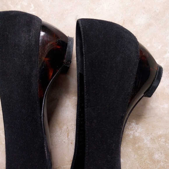 Vintage Ferragamo Suede Tortoise Wedge Ballets 8 - Picture 3 of 4